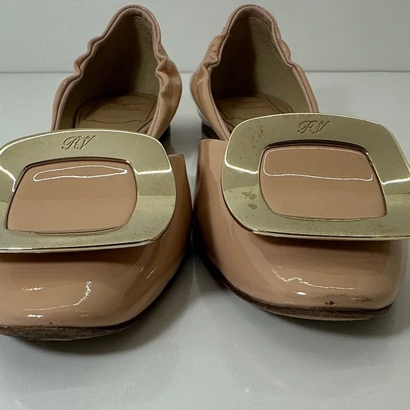Roger Vivier Nude Flats with Gold Accent - Picture 8 of 8